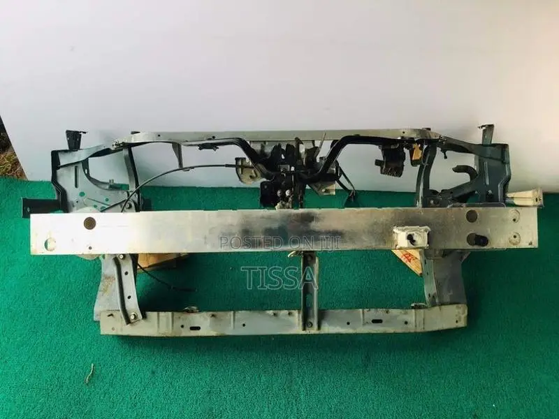 Nissan Bluebird G11 Nose Cut