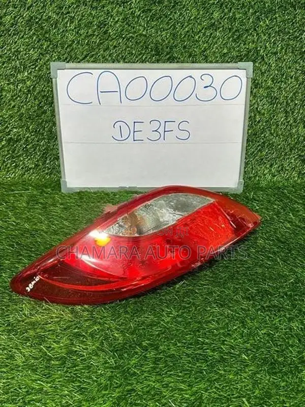 Mazda Demio (DE3FS /2007) Tail Light
