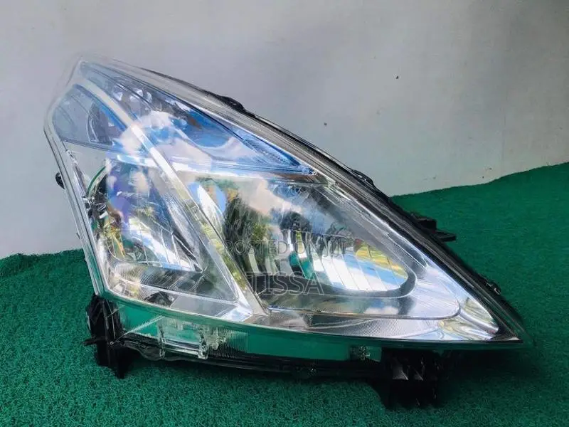Nissan Teana J32 Headlight