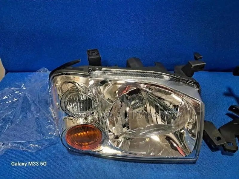 Nissan D22 Head Lamp