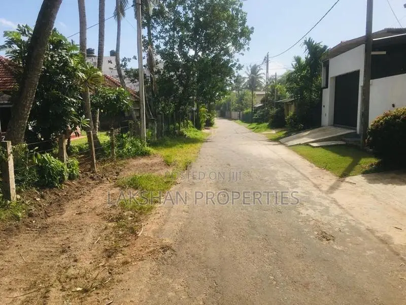 Land For Sale In Moratuwa Laxapathiya