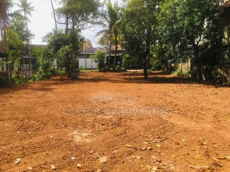Land For Sale In Moratuwa Laxapathiya