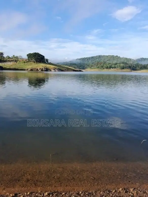 40P Land Overlooking the Victoria Reservoir in Teldeniya (SL 14432)