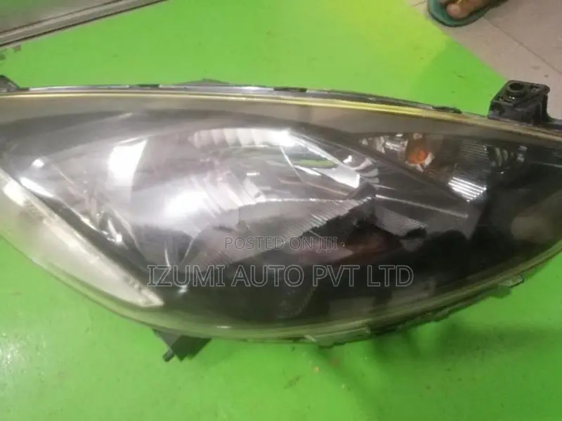 Mazda Demio 2008 R Side Auto Focus Head light