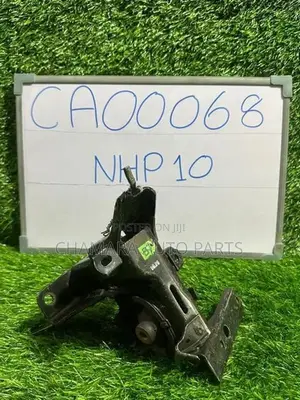 Toyota Aqua (NHP10) Gear Box Mount