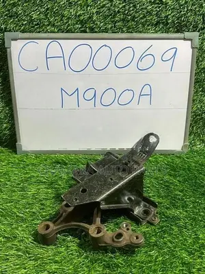Toyota Roomy (M900A) Gear Box Mount