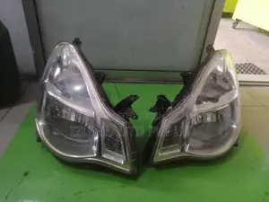 Nissan Sylphy G11 Head light set