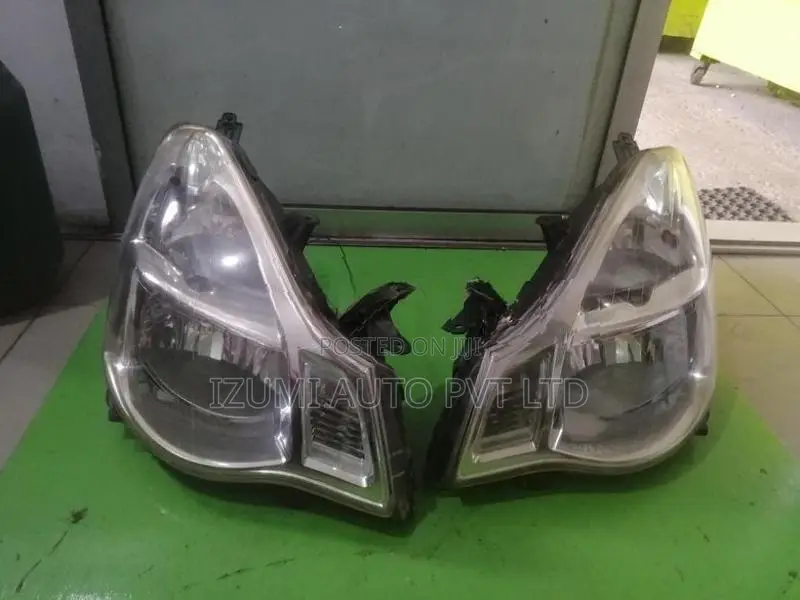 Nissan Sylphy G11 Head light set