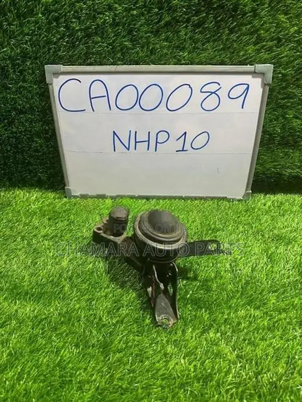 Toyota Aqua (NHP10) Engine Mount