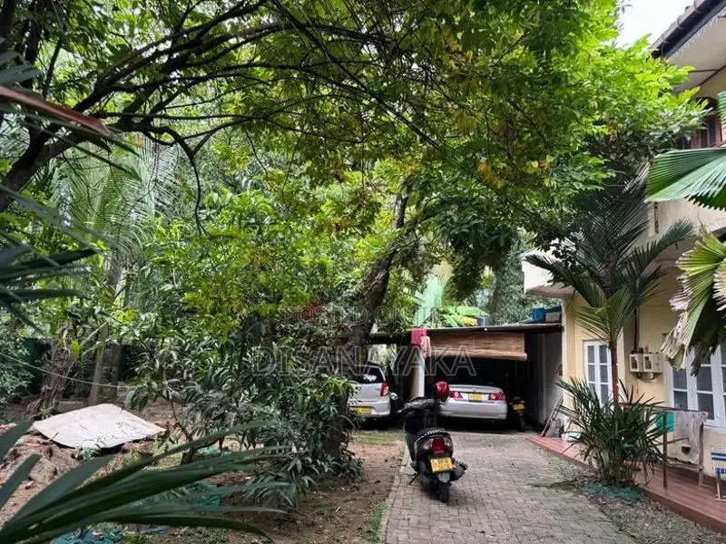 House with Land for Sale Wellampitiya