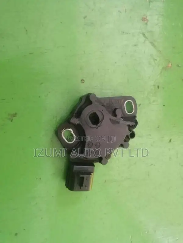 Nissan Tiida CVt Gear Selector