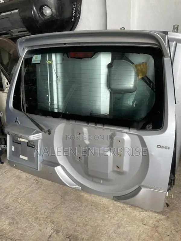 Mitsubishi Montero V75 Shogun Dicky Door with Spoiler