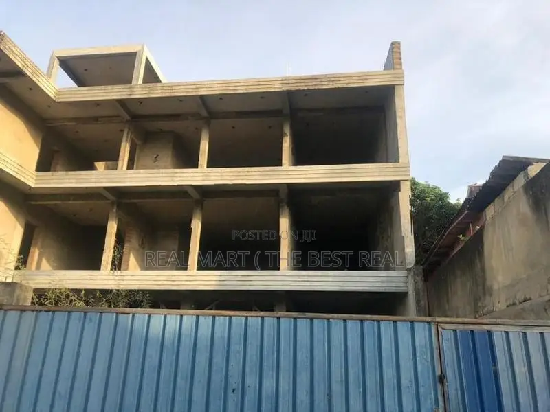 Weligama : 9,000Sf Under Construction Building for Sale in Abimanagama