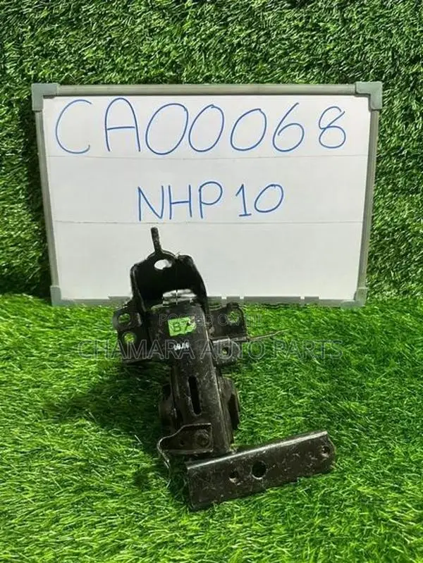 Toyota Aqua (NHP10) Gear Box Mount