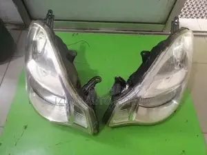 Nissan Sylphy G11 Head light set