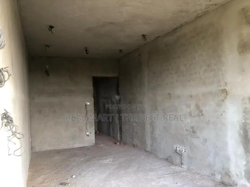 Weligama : 9,000Sf Under Construction Building for Sale in Abimanagama