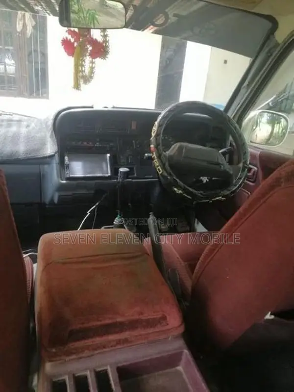 Toyota Dolphin 1992