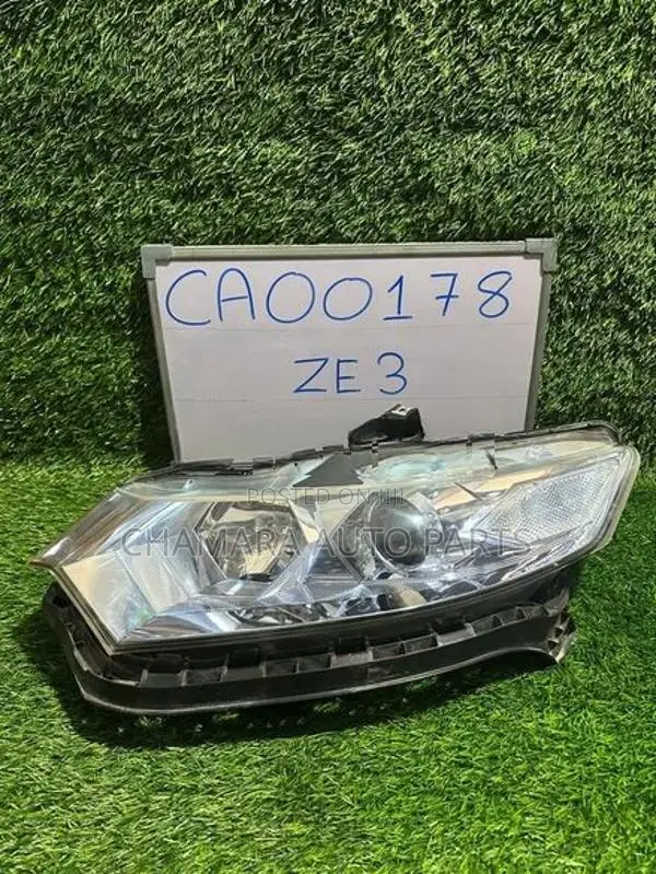 Honda Insight (ZE3) Head Light