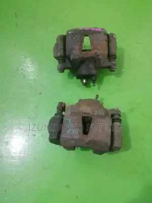 Toyota Vitz SCP10 Front Caliper Set