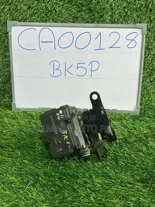 Mazda Axela (BK5P) ABS Unit