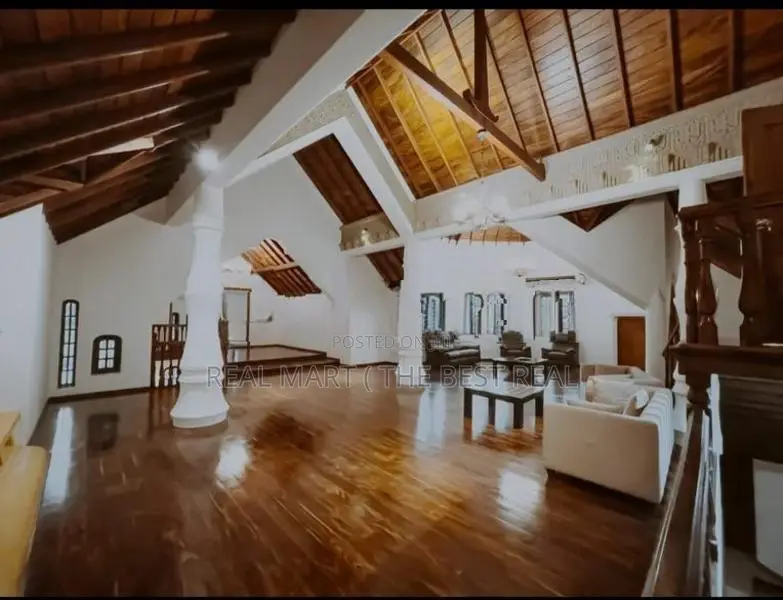 Negombo: 5BR (30P) Luxury British colonial Tourist villa Hotel for Sal