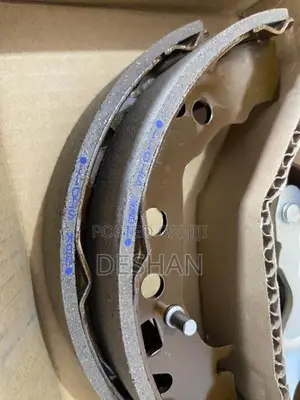 Every DA17V Rear Brake Shoe Set