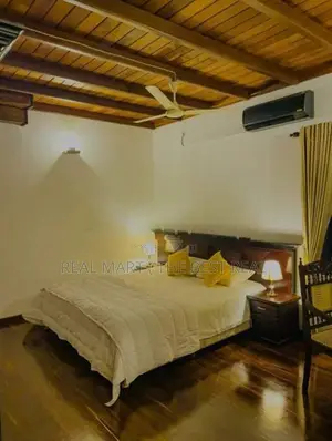 Negombo: 5BR (30P) Luxury British colonial Tourist villa Hotel for Sal