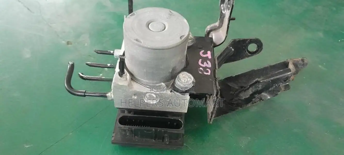 Nissan Teana J32 ABS Pump