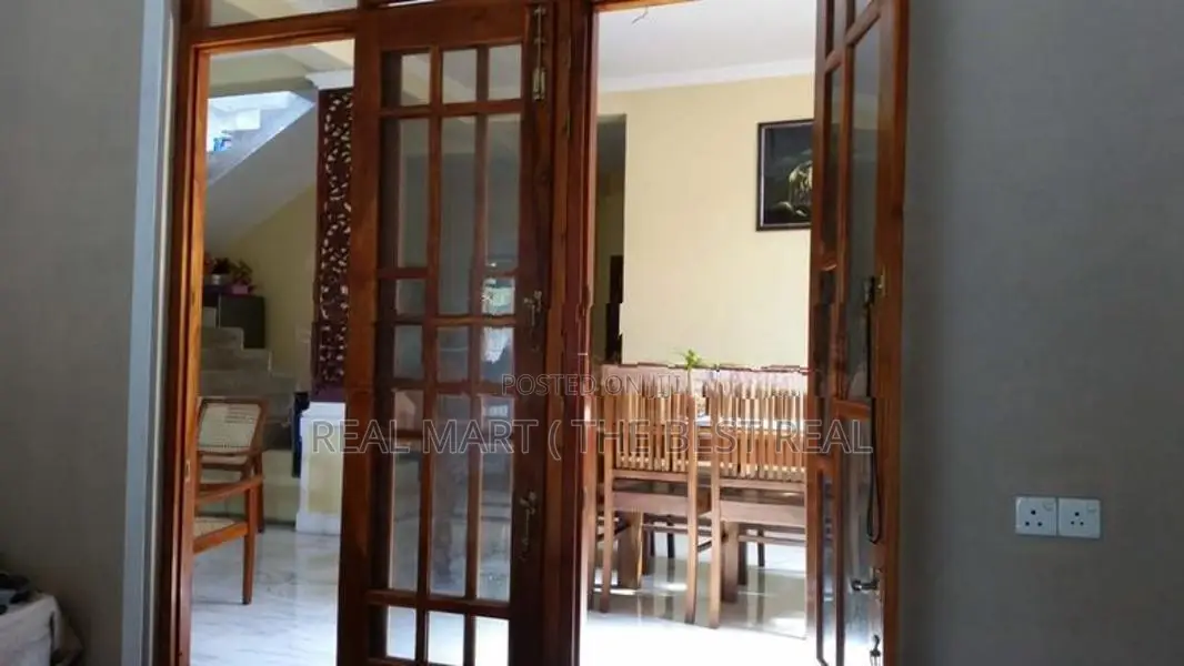 Kadawatha: 4BR (10P) Luxury House for Sale at Mawaramandiya