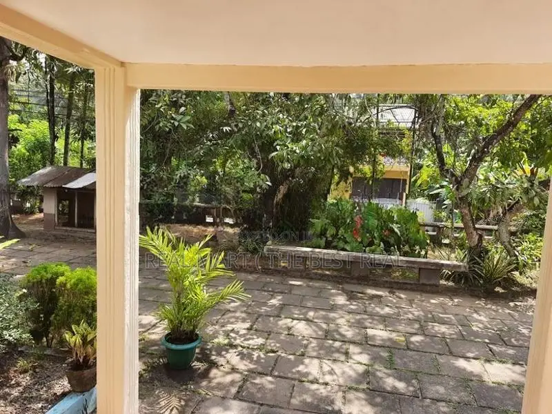 Galle : 4BR (86P) House for Sale Facing Baddegama Bus Road