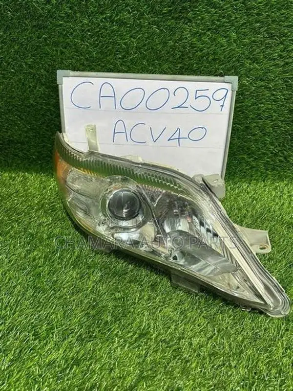 Toyota Camry (ACV40) Head Lamp