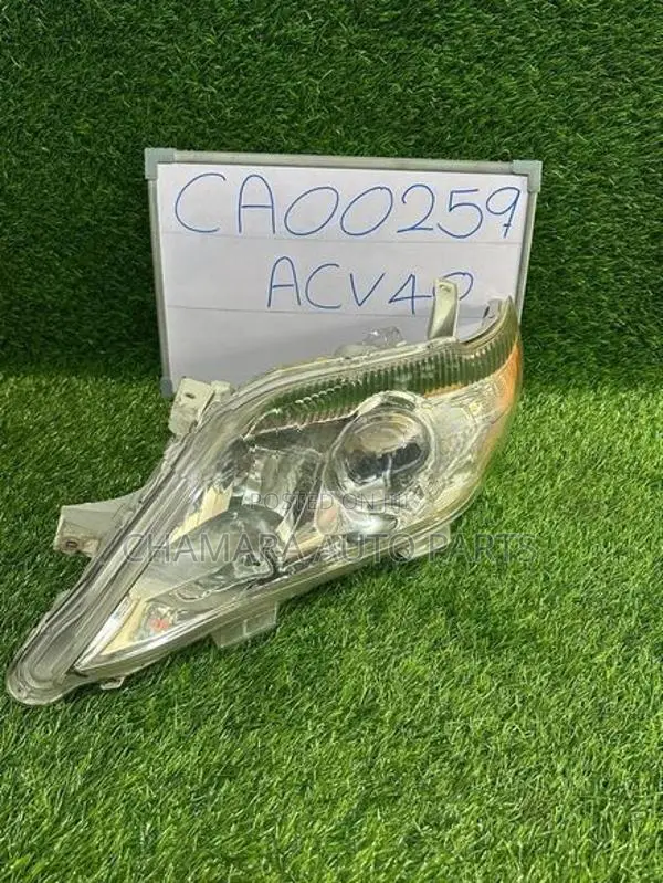 Toyota Camry (ACV40) Head Lamp