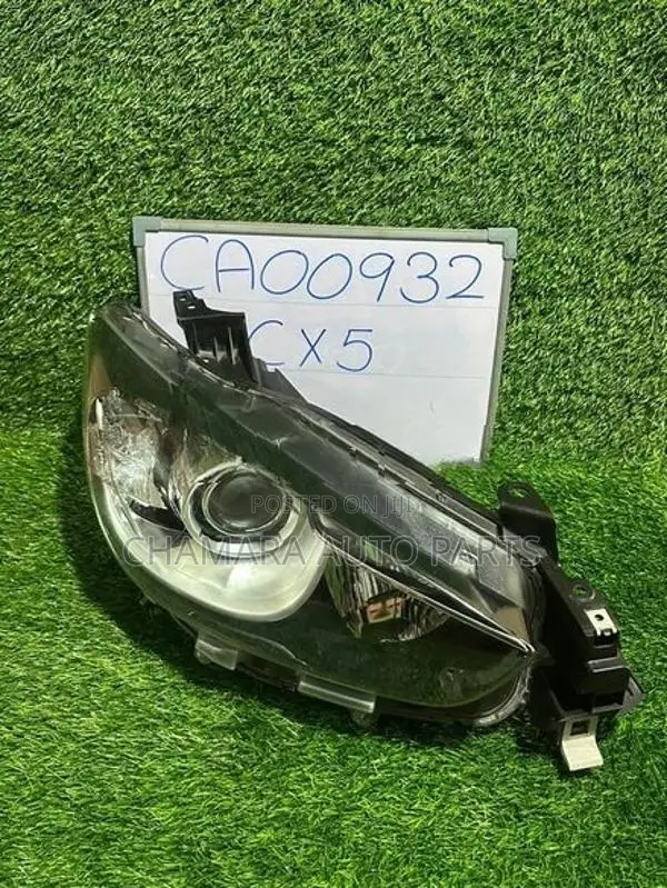 Mazda CX-5 (2015) Head Light