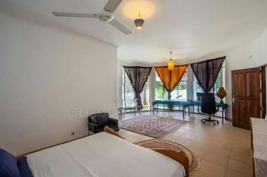 Battaramulla : New 8 A/C BR (60.26P) Luxury House for Sale