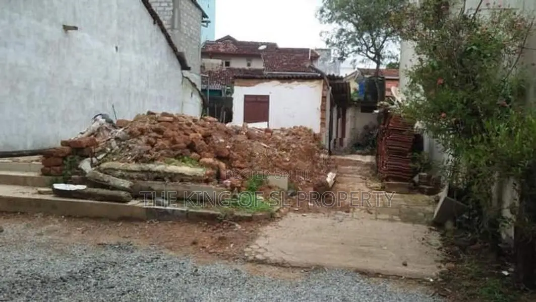 Land for Sale in Nawala