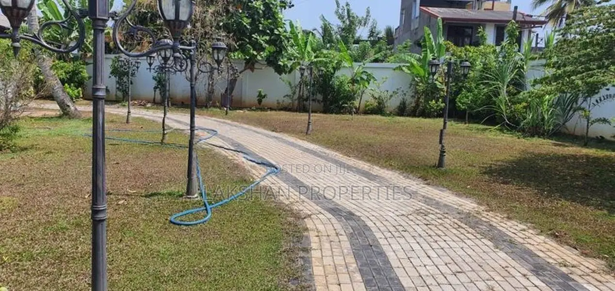 House for Sale in Boralesgamuwa