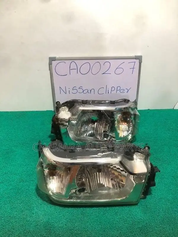 Nissan Clipper Head Lamp