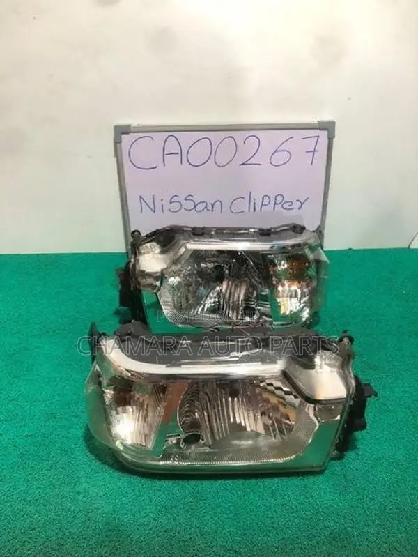 Nissan Clipper Head Lamp