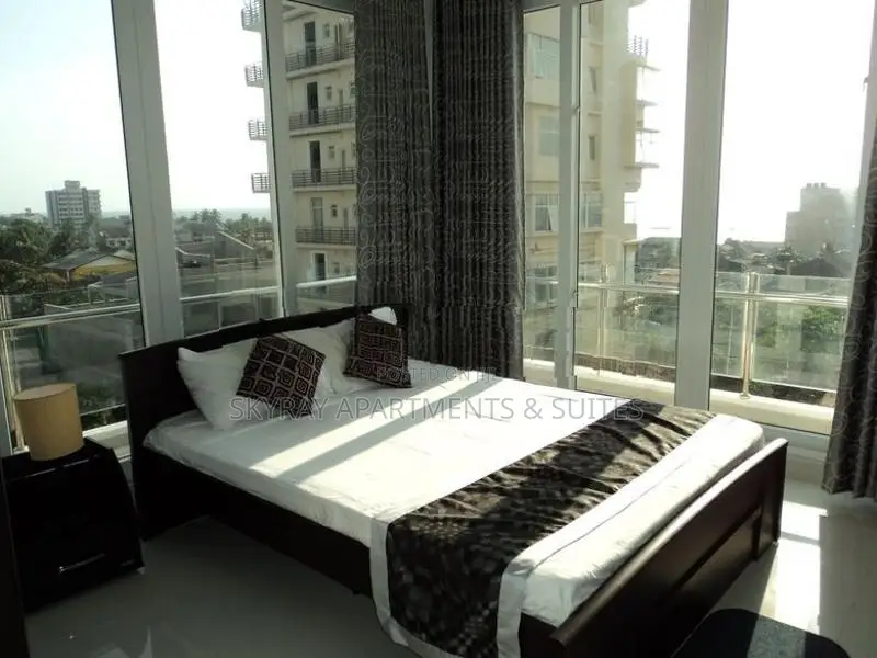 Holiday 4 Bedroom Furnished Apartment with Pool & Gym - Wellawatta