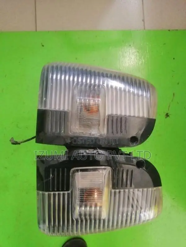 Mitsubishi Minicab U71/U72 Head light Set
