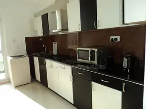 Holiday 4 Bedroom Furnished Apartment with Pool & Gym - Wellawatta