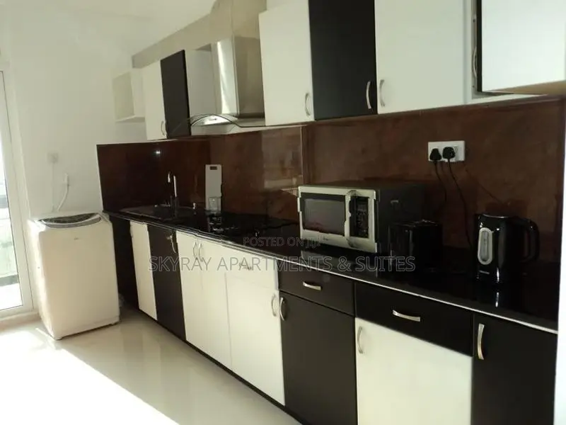 Holiday 4 Bedroom Furnished Apartment with Pool & Gym - Wellawatta