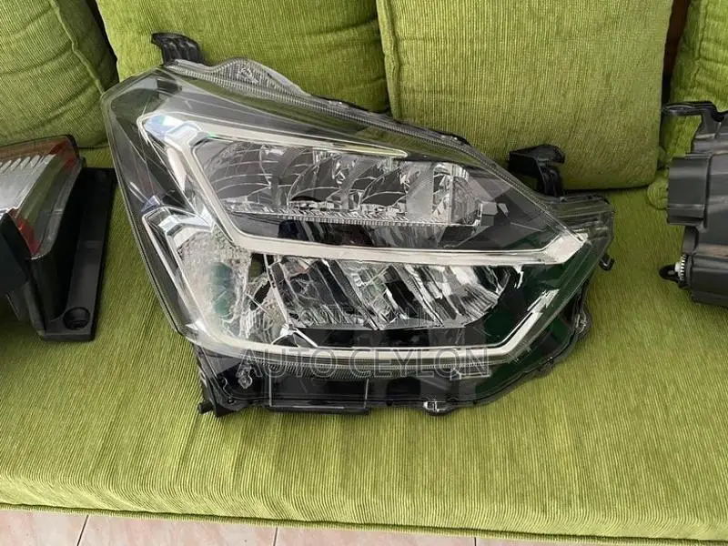 Daihatsu Mira LED Headlight Head Light Headlamp Lamp)(LA350S)