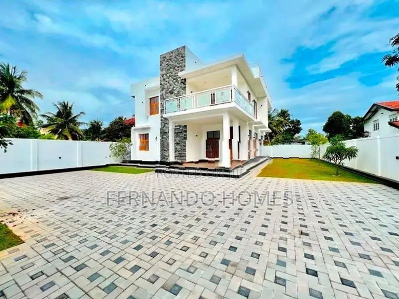 Super Modern Luxurious Nice Garden With House For Sale In Negombo