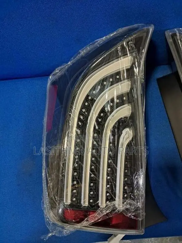 Toyota Pirus Tail Light