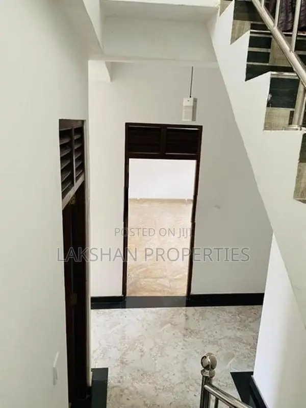Two Storey House for Sale in Piliyandala