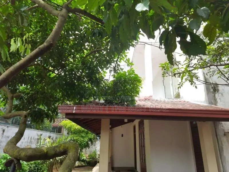 Boralessagamuwa : 6BR (13P) Luxury House for Sale in Katuwala