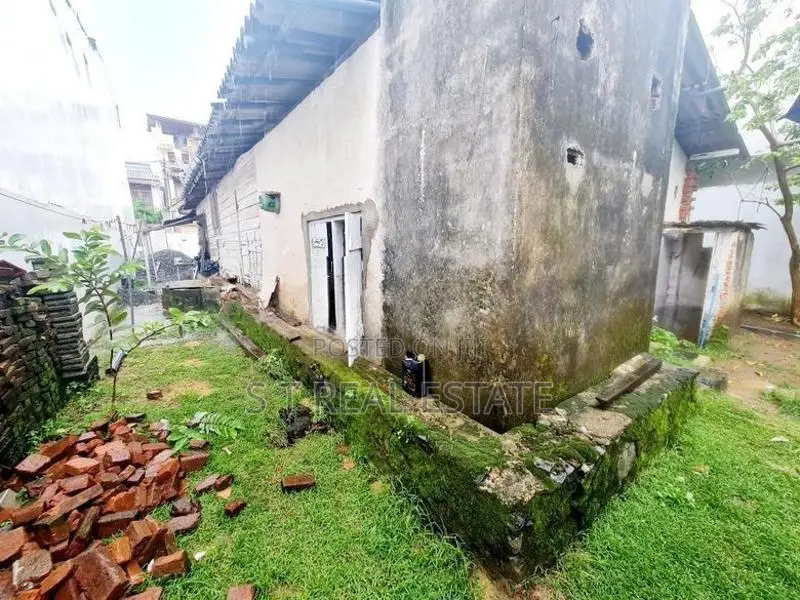 High Residential Land with House for Sale in Ethul Kotte