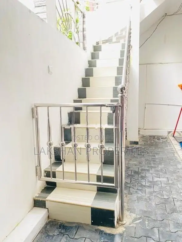 Two Storey House for Sale in Piliyandala