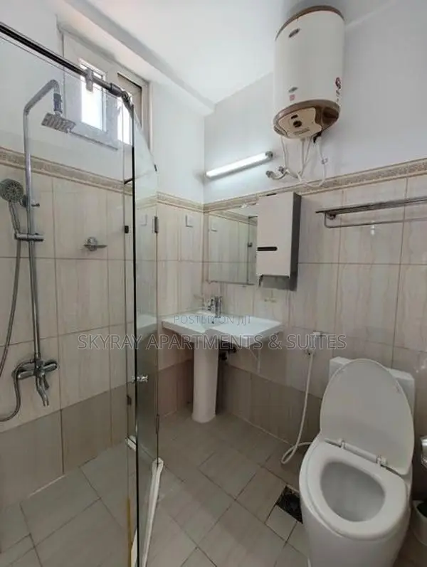 Holiday 4 Bedroom Furnished Apartment with Pool & Gym - Wellawatta